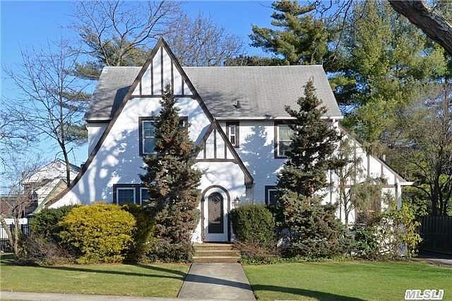 1st image of 35 Bedford Ave