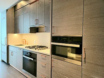 Rented by BARNES New York
