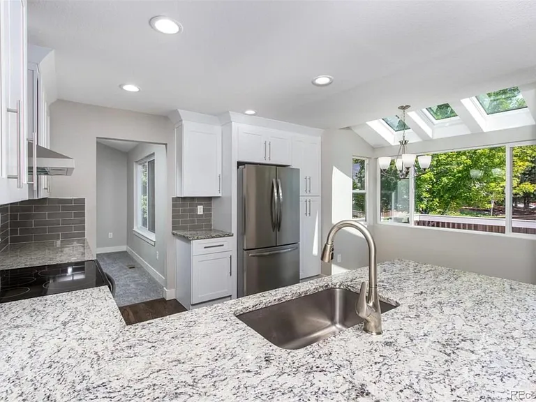 2505 Spring Hill Ct — Photo 3