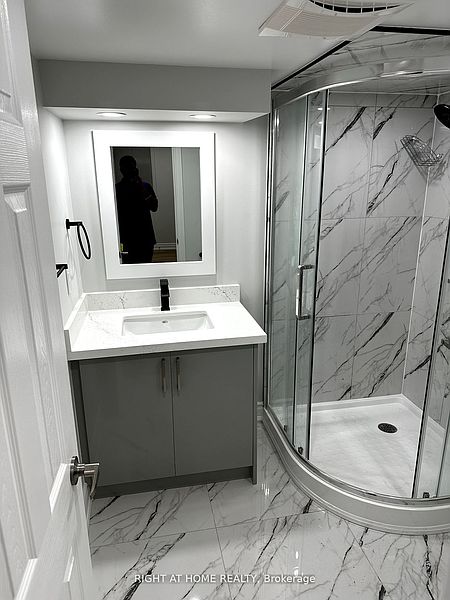 Ajax House for rent - 1 Bedroom — photo 7