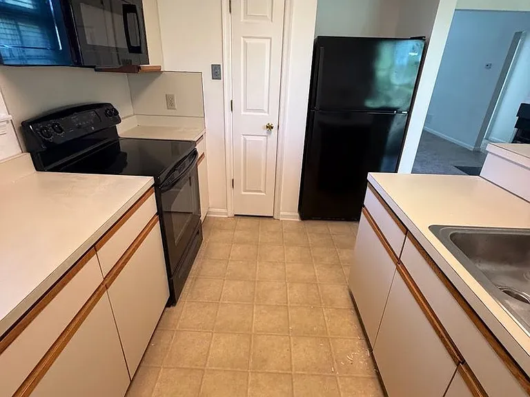 812 Christopher Dr — Photo 8