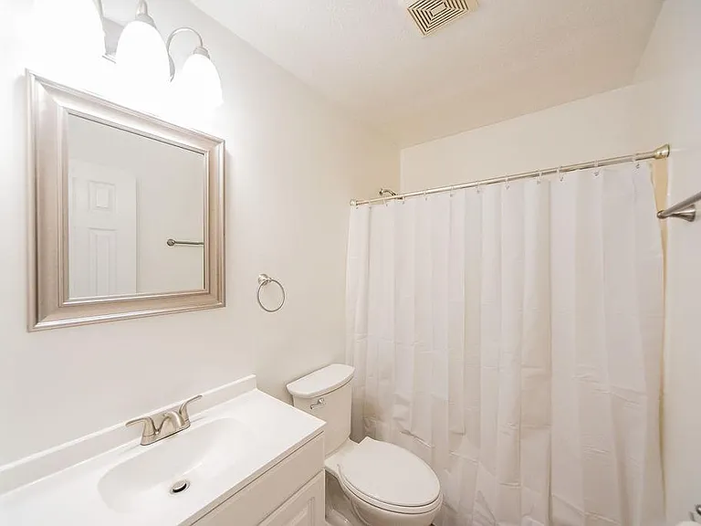 140 Limerick Dr — Photo 12