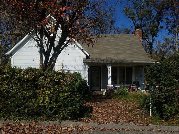 2nd image of 417 Higgins Ave