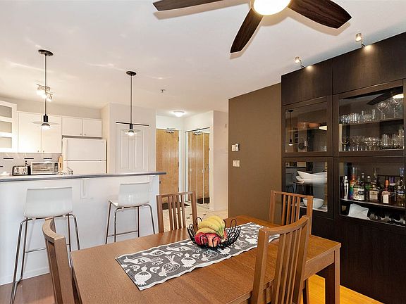 5th image of 3136 Saint Johns St #309