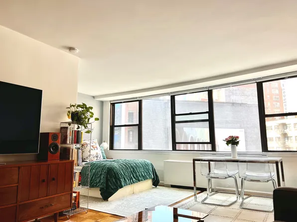 225 East 36th Street image 1 of 17