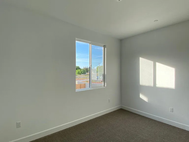 2425 Explorador Dr — Photo 11