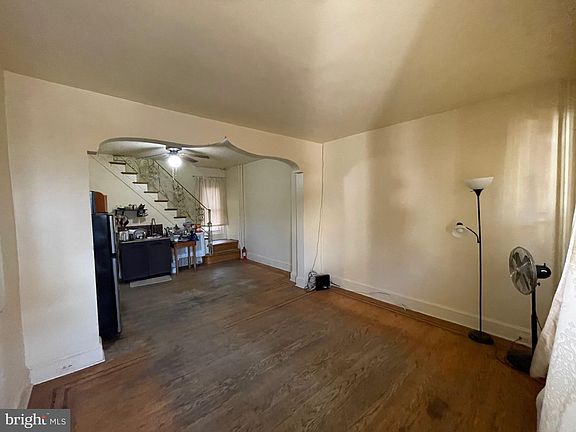 3rd image of 5005 Worth St