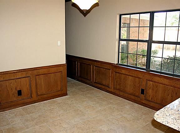 5th image of 125 Forest Oak Ct
