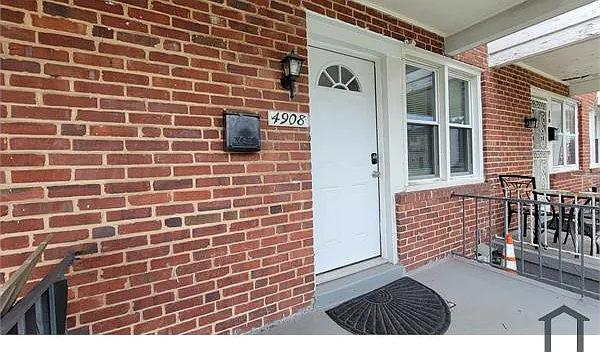 4908 Nelson Ave — Photo 3