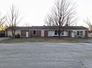 201 S East St, Warrenton, MO 63383