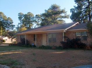 3801 Honeysuckle Ln, Texarkana, TX 75503