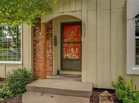 3rd image of 9357 Goddard St