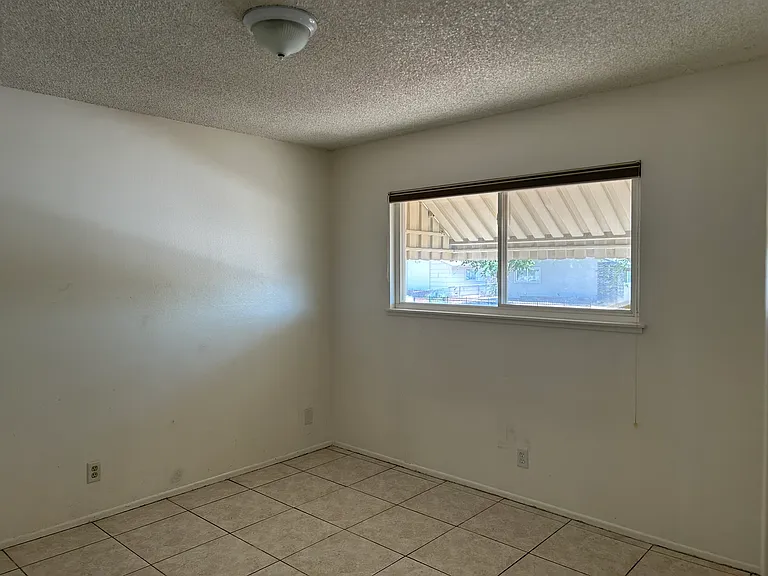 920 Palmhurst Dr — Photo 7
