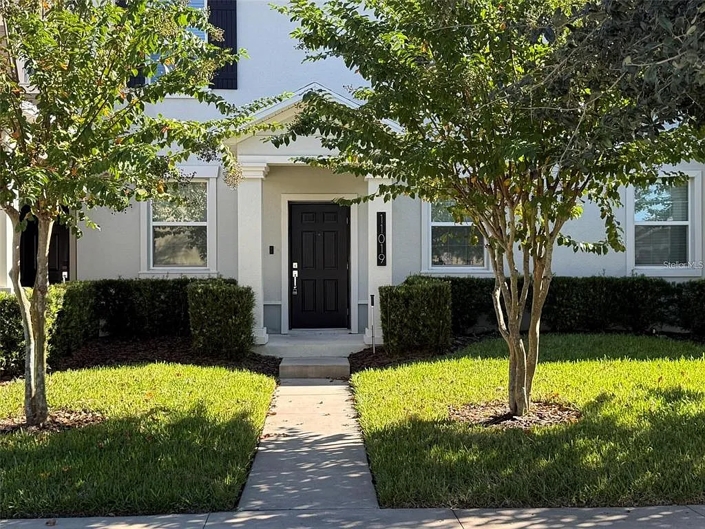 3 bed, 2.5 bath, 1518 sqft, $2,500 — Photo 1