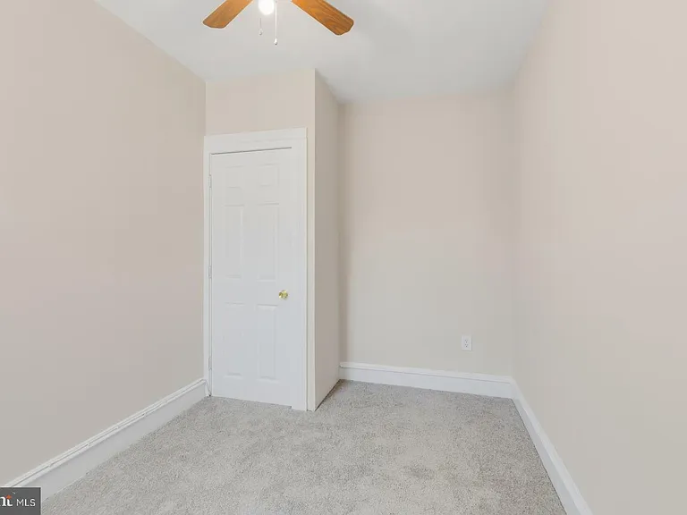 2323 E Cambria St — Photo 20
