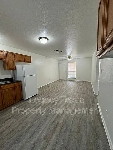 701 Miracle Ln #E Photo 1