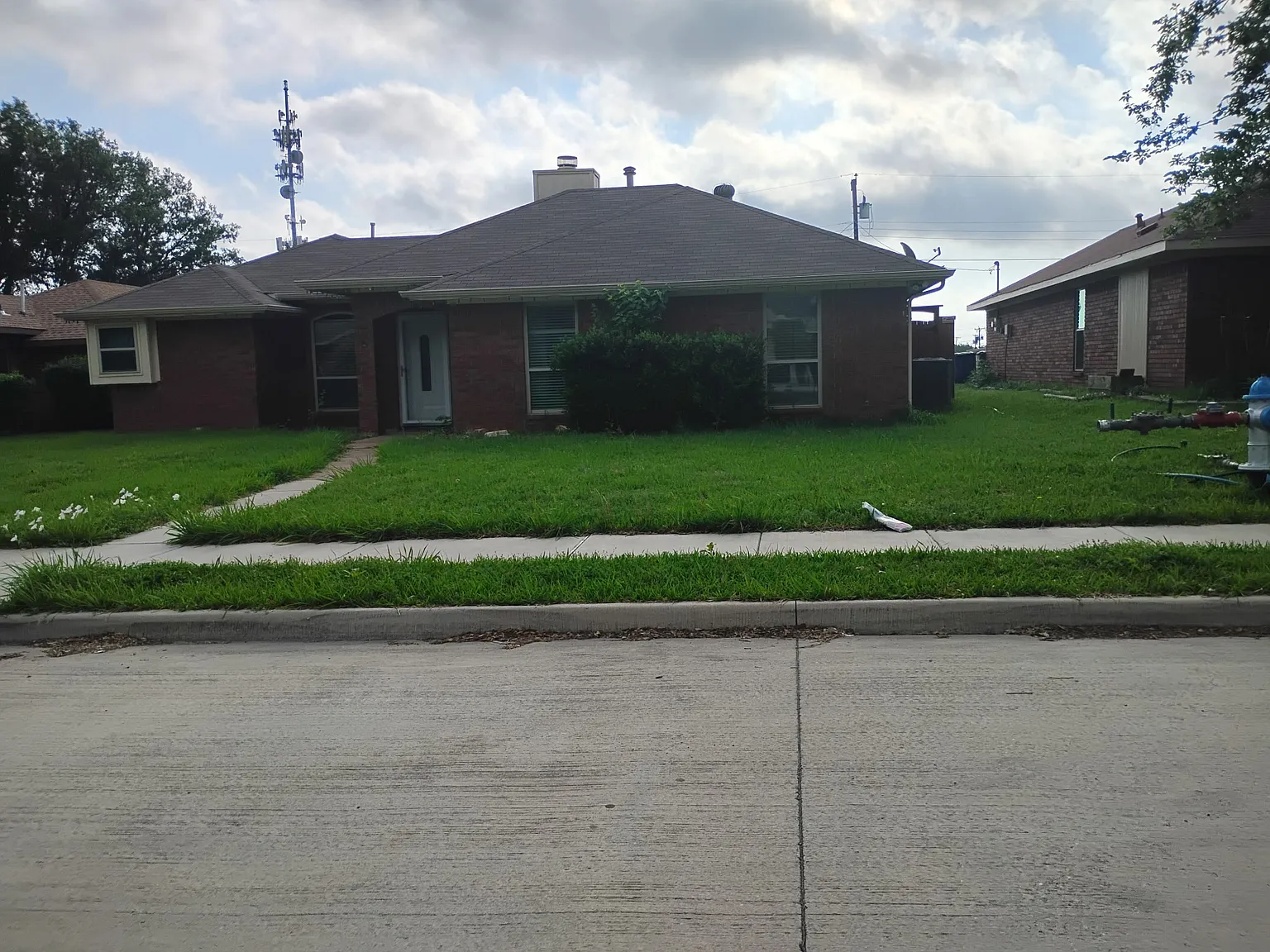 3 bed, 1130 sqft, $1,900 — Photo 3