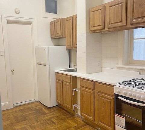 4th image of 169 E 92nd St APT A1