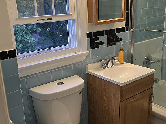 5th image of 28 Watson St
