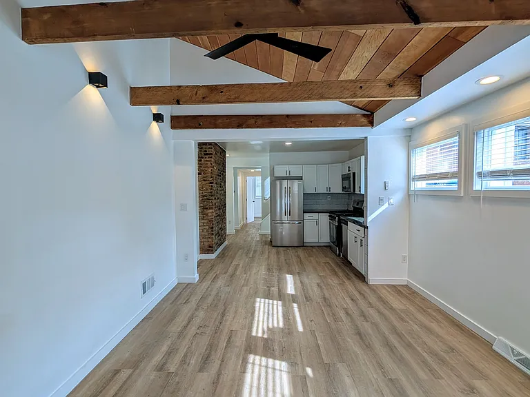 1206 Monterey St — Photo 2