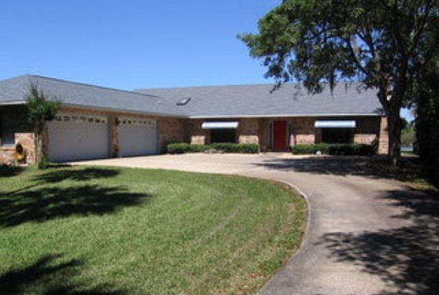1st image of 370 Lambert Ave