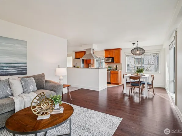 3204 81st Place SE #B202, Mercer Island, WA 98040