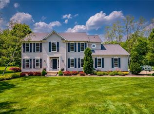 1607 Hunting Hollow Dr, Hudson, OH 44236