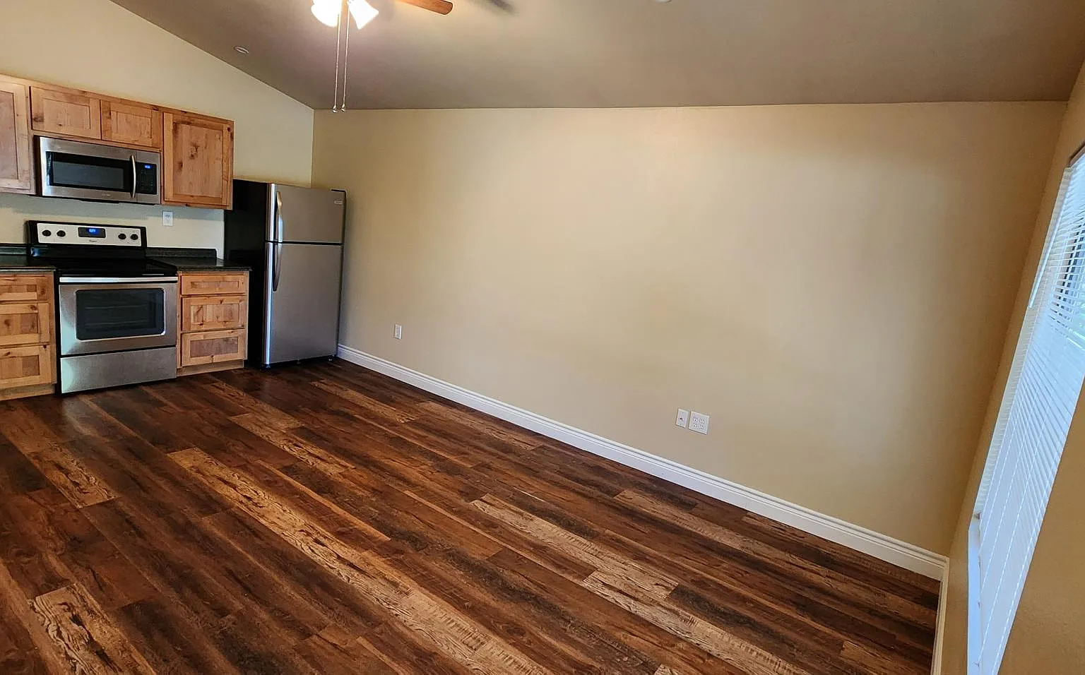 1 bed, 480 sqft, $1,065 — Photo 3