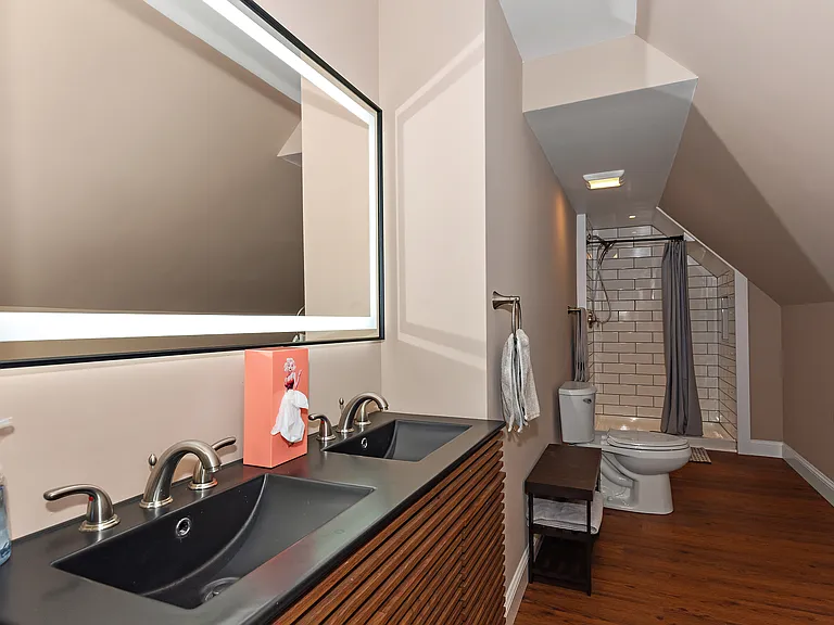 3rd floor bathroom