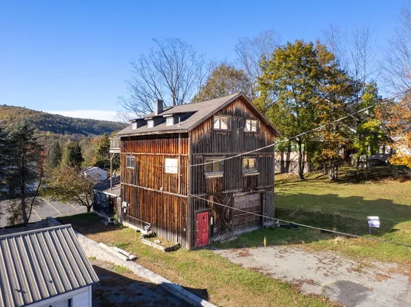 269 Pennsylvania Ave, Hancock, NY 13783