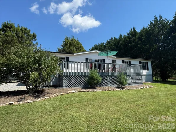51 Little Hungry Rd, Hendersonville, NC 28792