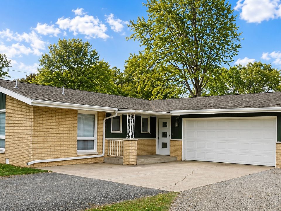 1st image of 206 Brookside Pl