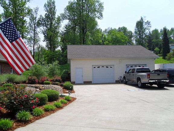 2nd image of 7421 Berkshire Dr