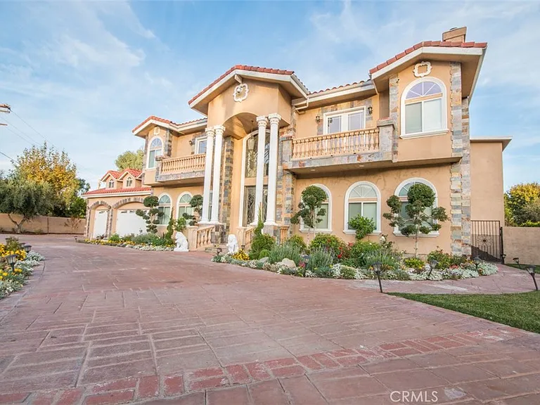 10062 Valley Circle Blvd — Photo 8