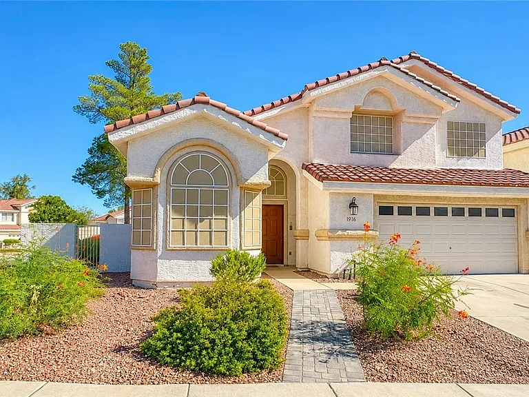 1916 Coyote Pass Way — Photo 1