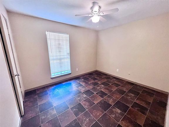 3rd image of 9350 Country Creek Dr