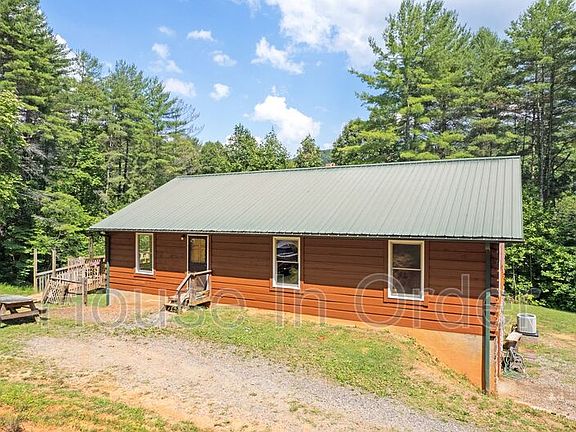 3rd image of 561 Bee Tree Rd