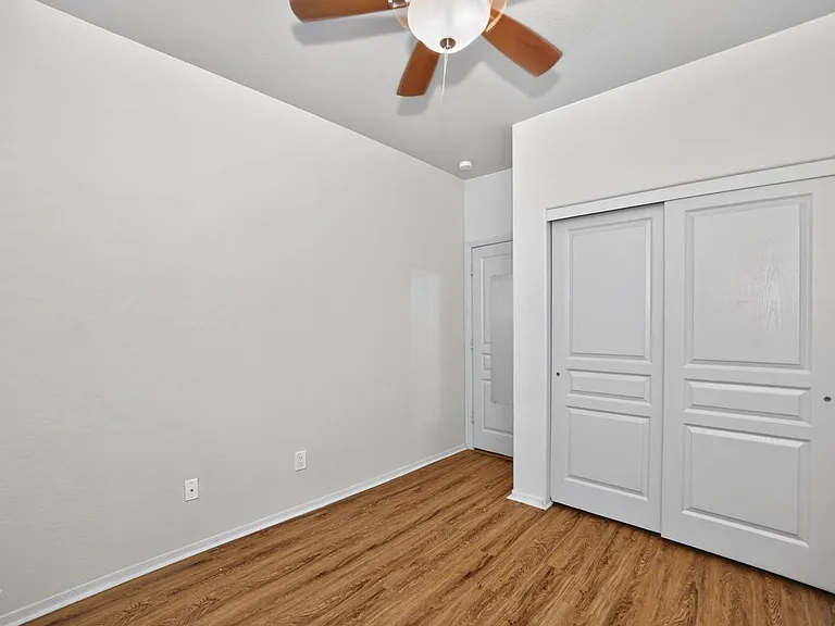 2523 S 41st Ave — Photo 11