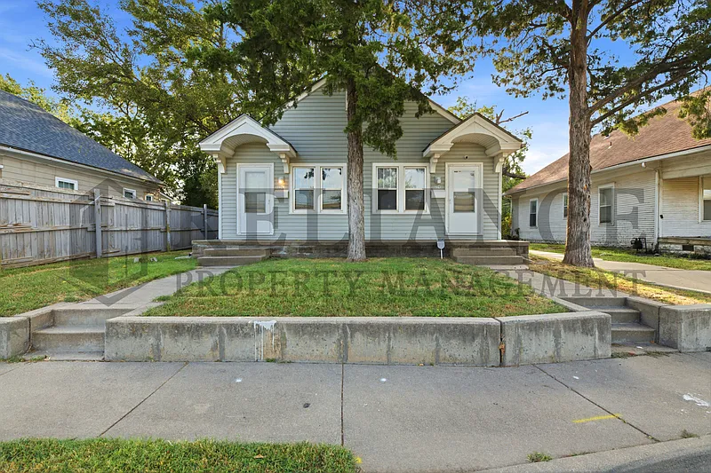 1 bed, 1.0 bath, 718 sqft, $875 — Photo 2