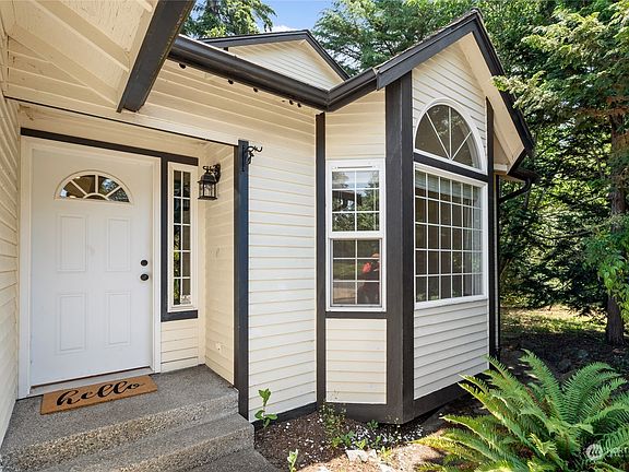 2nd image of 11014 193rd Avenue E