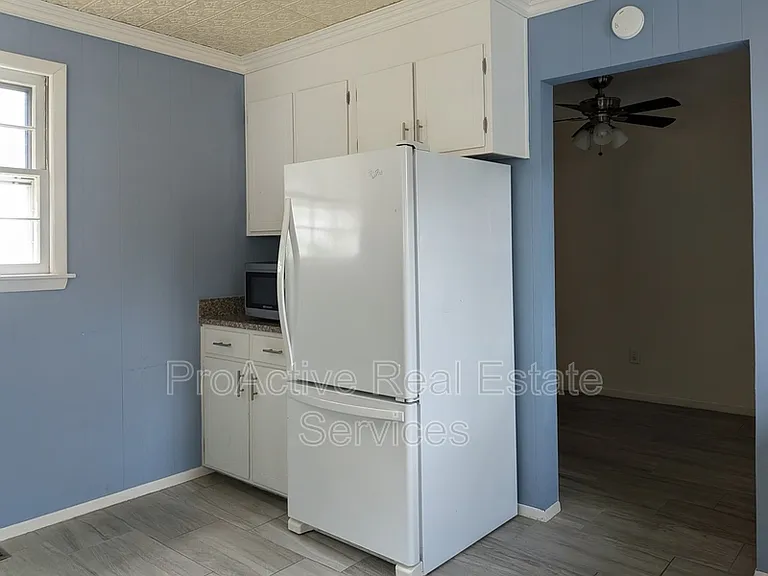 9421 Phillip Ave — Photo 4