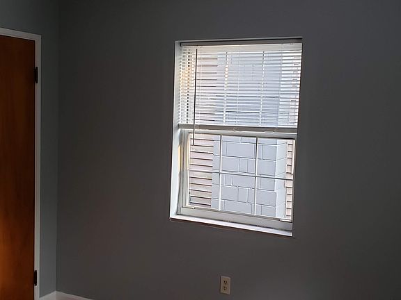 5th image of 2387 Brokaw Ave