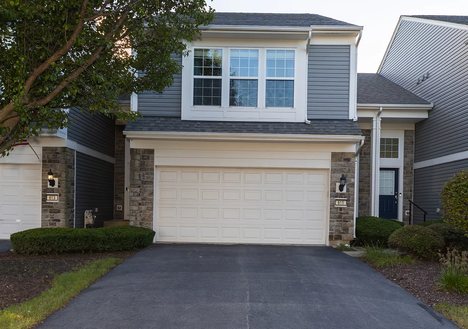 2 bed, 2.5 bath, 1297 sqft, $2,399 — Photo 1