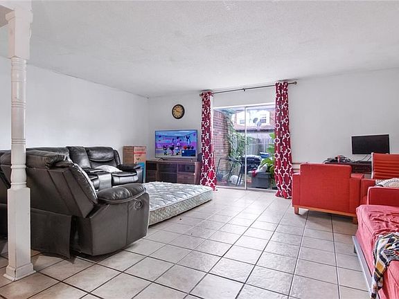 3rd image of 2428-30 Caswell Ln