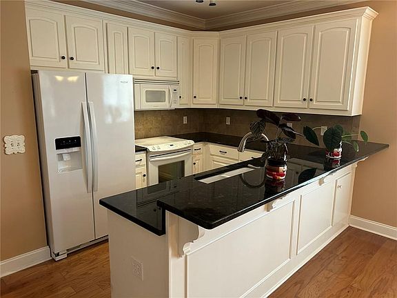 4th image of 3302 Ashford Pl