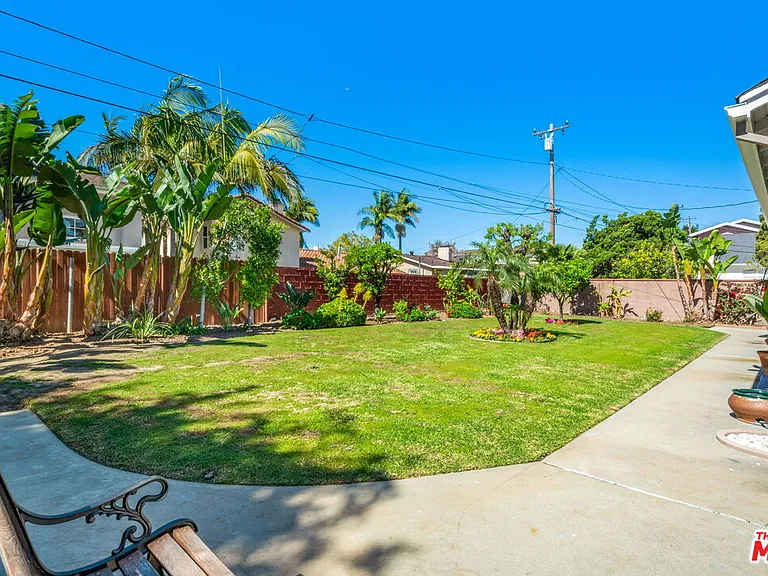 5911 S Corning Ave — Photo 32