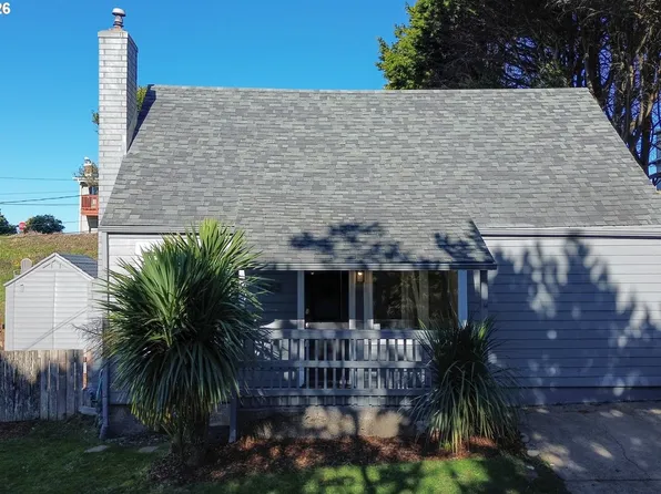 1523 NE 12th St, Lincoln City, OR 97367