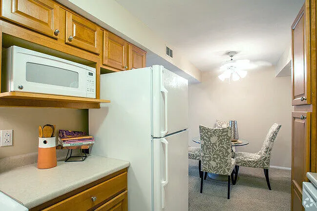 Beau Jardin Apartments — Photo 7