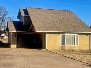 115 S Wedgewood Dr, Stillwater, OK 74074