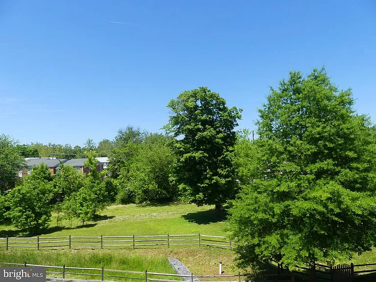 207 Kings Crossing Cir #3A — Photo 21